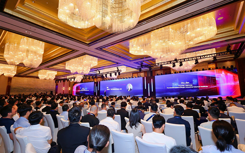 J9集团颁布全球首个流程工业可信大模型TPT 2，“工业AI数据同盟”同步成立